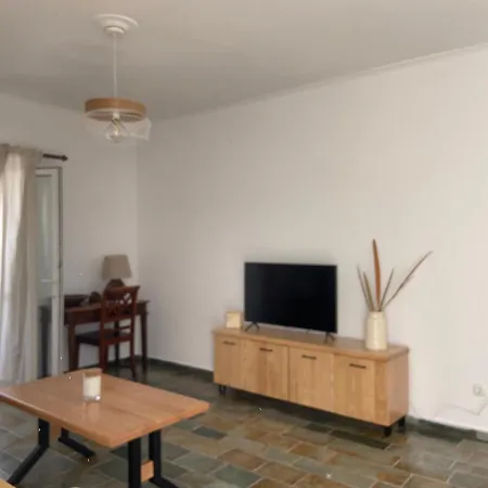 Holiday home House With Port View